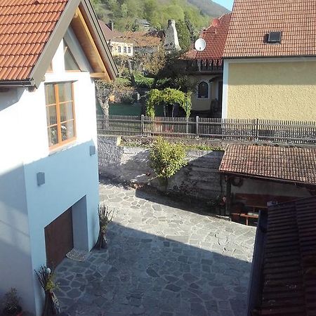 Gästehaus Schütz Spitz an der Donau Exterior foto